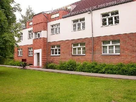 2 1/2-Zimmer-Wohnung mit Blick ins Grüne und Balkon! — photo 1